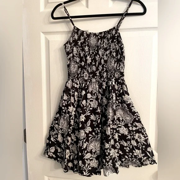 Angie | Dresses | Juniors Floral Dress | Poshmark